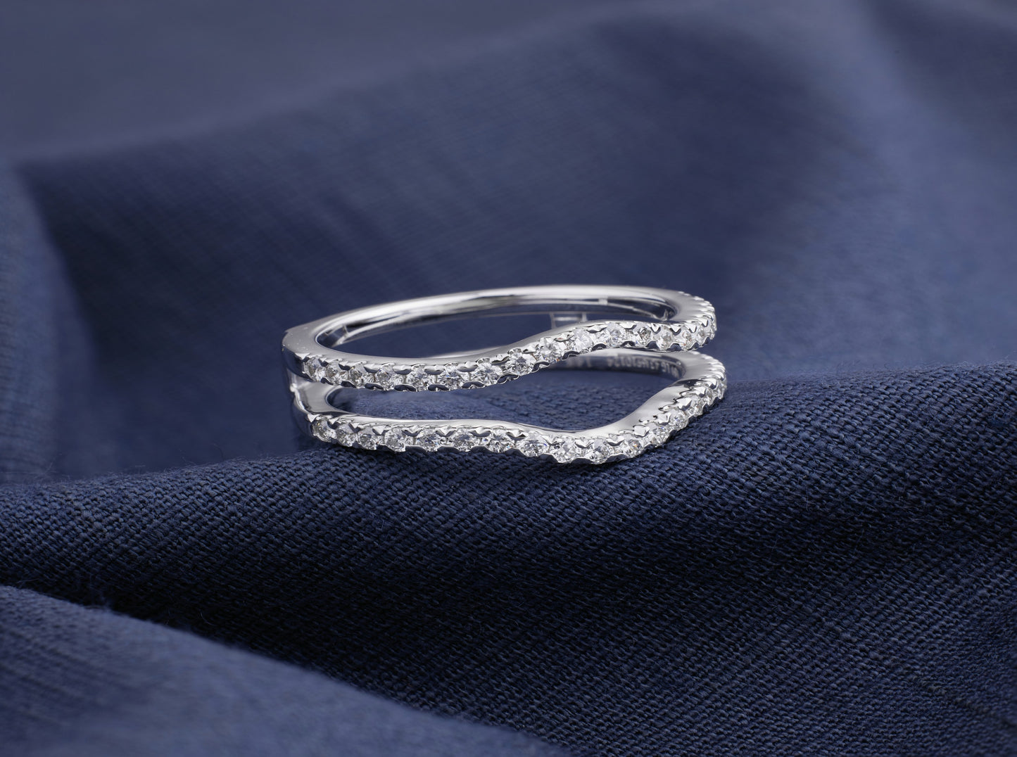 Serenity Wave Double-Band Ring