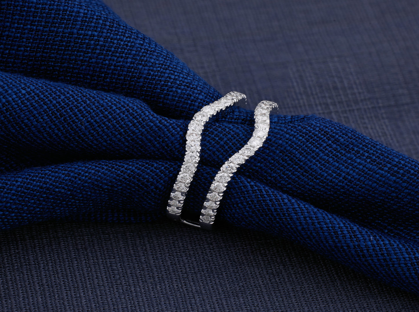 Serenity Wave Double-Band Ring
