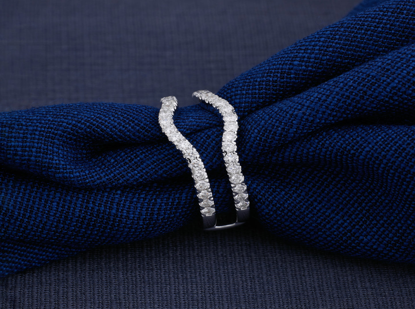 Serenity Wave Double-Band Ring